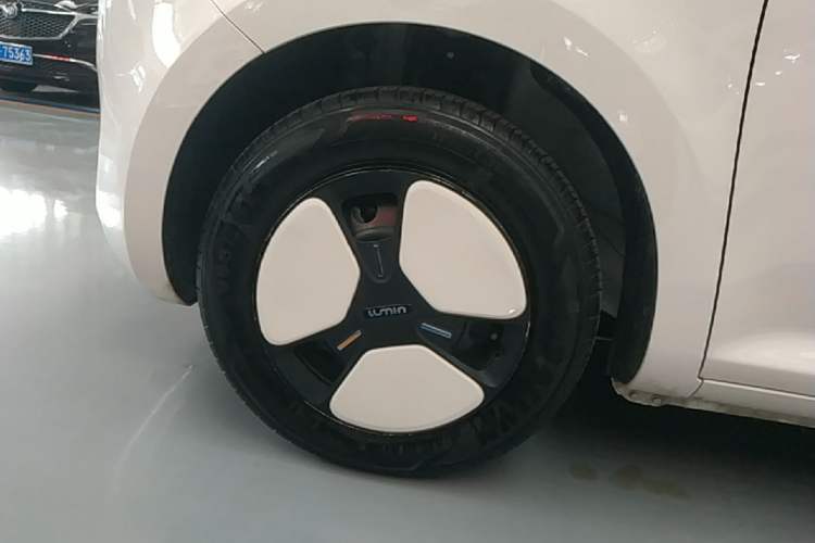 Used CHANGAN NEVO Lumin 2022 210km Sweet Edition Left Front Wheel Hub
