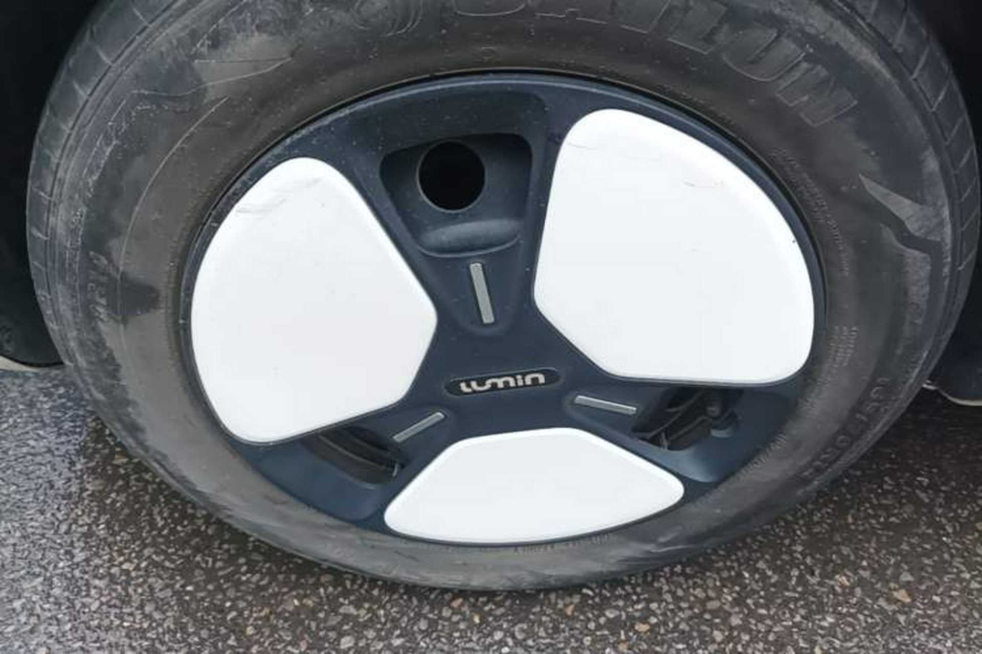 Used CHANGAN NEVO Lumin 2022 210km Sweet Edition Left Front Wheel Hub