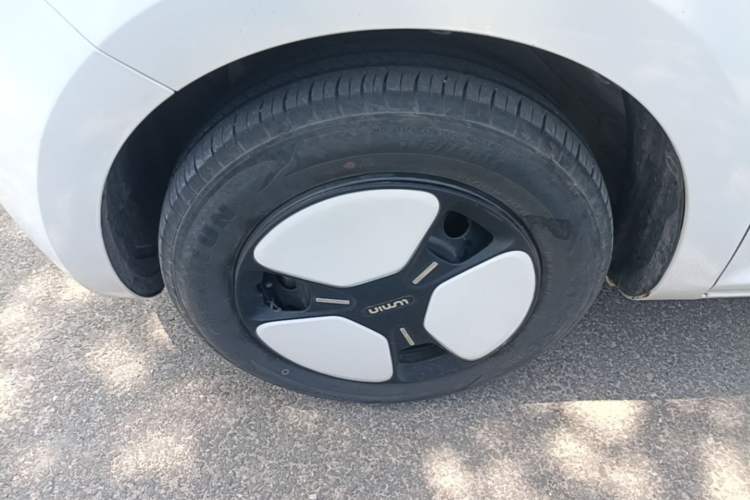 Used CHANGAN NEVO Lumin 2022 155 km – Refreshingly Sweet Edition Left Front Wheel Hub