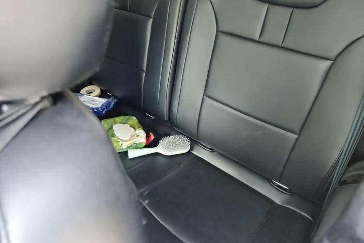 Used CHANGAN NEVO Lumin 2022 155 km – Refreshingly Sweet Edition Left Rear Seat