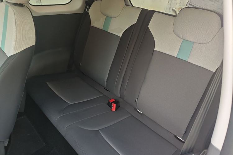 Used CHANGAN NEVO Lumin 2022 155 km – Refreshingly Sweet Edition Left Rear Seat