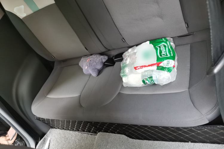 Used CHANGAN NEVO Lumin 2022 155 km – Refreshingly Sweet Edition Left Rear Seat