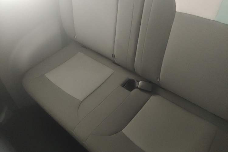 Used CHANGAN NEVO Lumin 2022 155 km – Refreshingly Sweet Edition Left Rear Seat