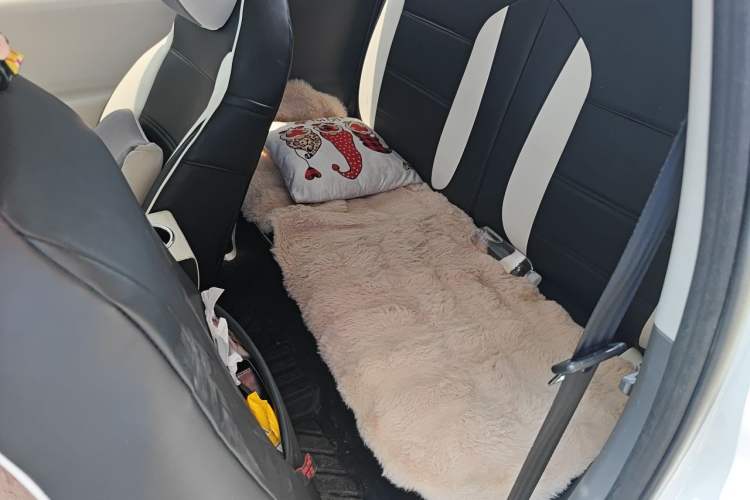 Used CHANGAN NEVO Lumin 2022 155 km – Refreshingly Sweet Edition Left Rear Seat