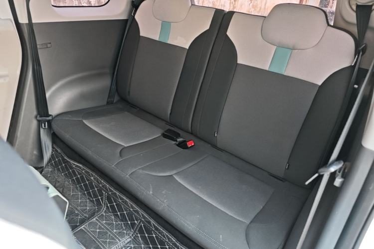 Used CHANGAN NEVO Lumin 2022 155 km – Refreshingly Sweet Edition Left Rear Seat