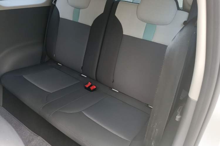 Used CHANGAN NEVO Lumin 2022 155 km – Refreshingly Sweet Edition Left Rear Seat