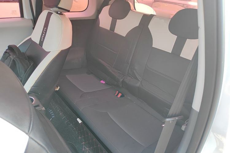 Used CHANGAN NEVO Lumin 2022 155 km – Refreshingly Sweet Edition Left Rear Seat