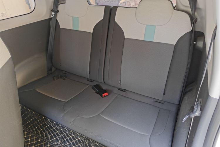 Used CHANGAN NEVO Lumin 2022 155 km – Refreshingly Sweet Edition Left Rear Seat