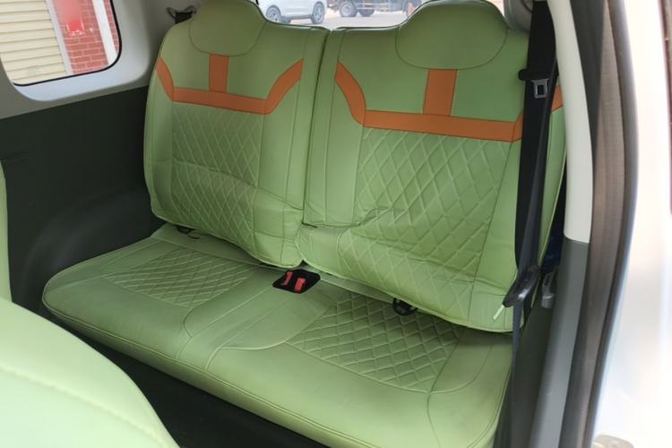 Used CHANGAN NEVO Lumin 2022 155 km – Refreshingly Sweet Edition Left Rear Seat