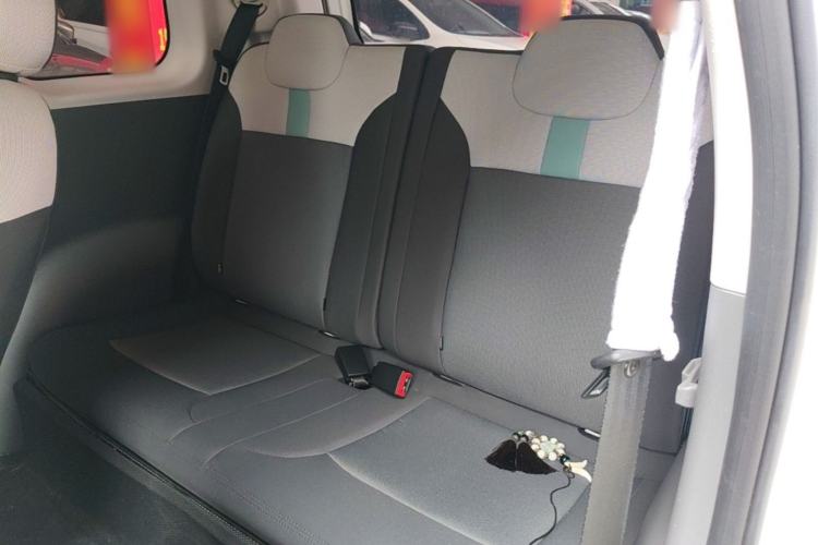 Used CHANGAN NEVO Lumin 2022 155 km – Refreshingly Sweet Edition Left Rear Seat
