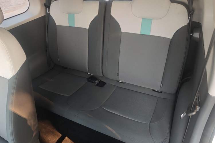 Used CHANGAN NEVO Lumin 2022 155 km – Refreshingly Sweet Edition Left Rear Seat