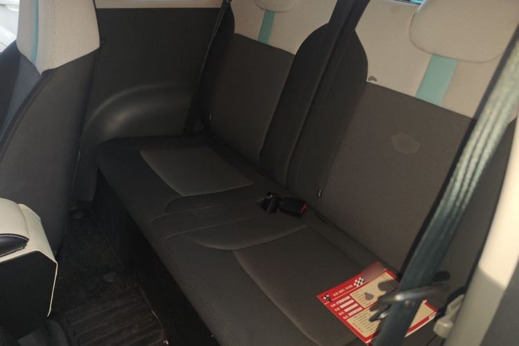 Used CHANGAN NEVO Lumin 2022 155 km – Refreshingly Sweet Edition Left Rear Seat