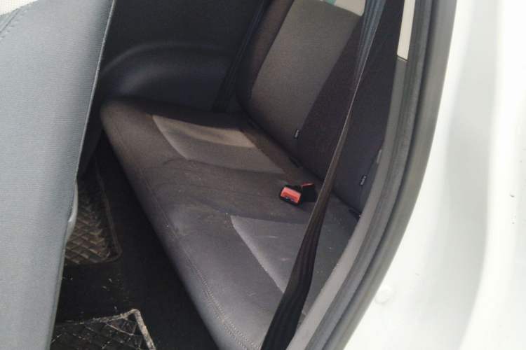 Used CHANGAN NEVO Lumin 2022 155 km – Refreshingly Sweet Edition Left Rear Seat