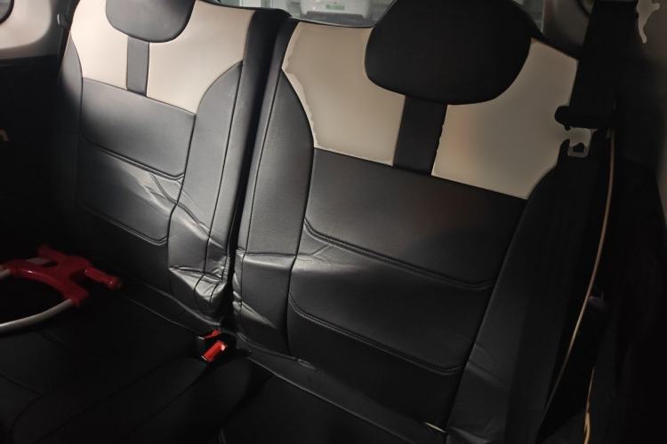Used CHANGAN NEVO Lumin 2022 155 km – Refreshingly Sweet Edition Left Rear Seat