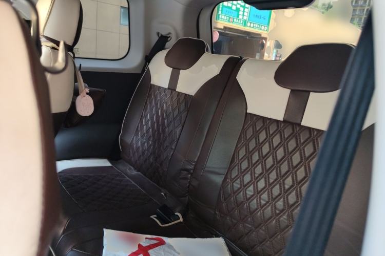 Used CHANGAN NEVO Lumin 2022 155 km – Refreshingly Sweet Edition Left Rear Seat