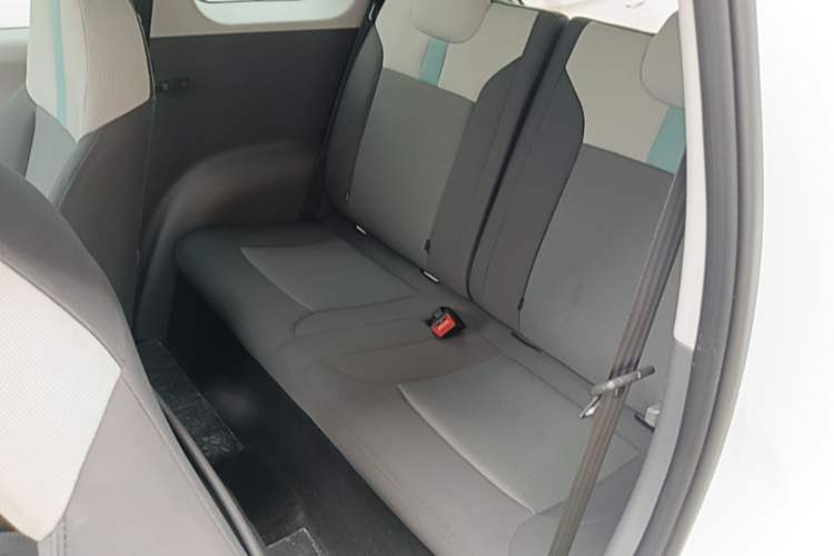 Used CHANGAN NEVO Lumin 2022 155 km – Refreshingly Sweet Edition Left Rear Seat