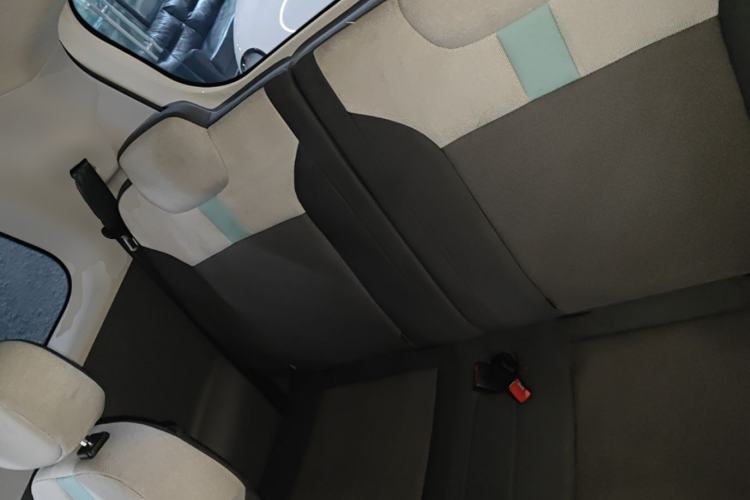 Used CHANGAN NEVO Lumin 2022 155 km – Refreshingly Sweet Edition Left Rear Seat