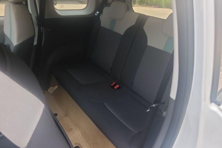 Used CHANGAN NEVO Lumin 2022 155 km – Refreshingly Sweet Edition Left Rear Seat