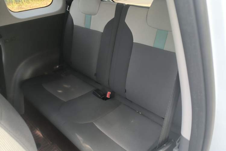 Used CHANGAN NEVO Lumin 2022 155 km – Refreshingly Sweet Edition Left Rear Seat
