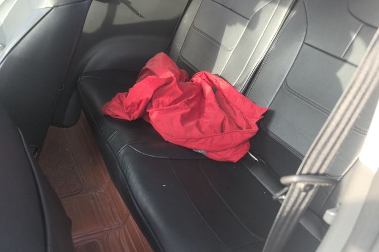 Used CHANGAN NEVO Lumin 2022 155 km – Refreshingly Sweet Edition Left Rear Seat