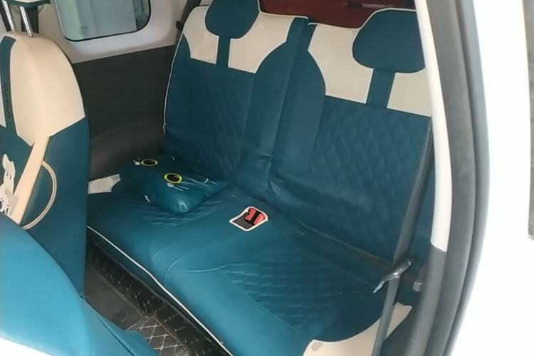 Used CHANGAN NEVO Lumin 2022 155 km – Refreshingly Sweet Edition Left Rear Seat