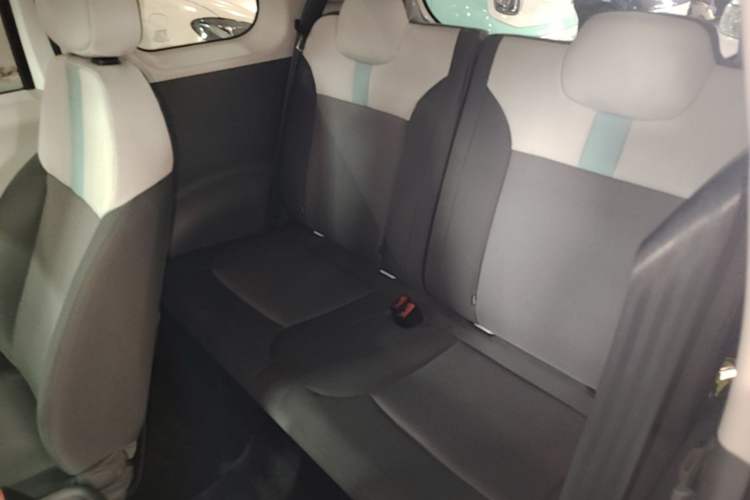 Used CHANGAN NEVO Lumin 2022 155 km – Refreshingly Sweet Edition Left Rear Seat