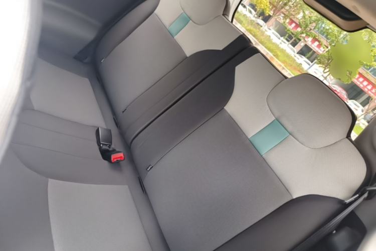 Used CHANGAN NEVO Lumin 2022 155 km – Refreshingly Sweet Edition Left Rear Seat