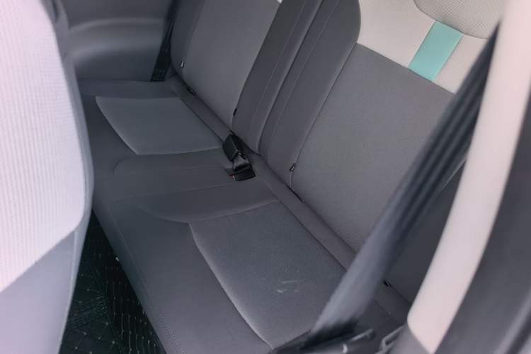 Used CHANGAN NEVO Lumin 2022 155 km – Refreshingly Sweet Edition Left Rear Seat