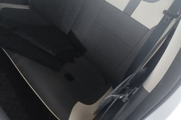 Used CHANGAN NEVO Lumin 2022 155 km – Refreshingly Sweet Edition Left Rear Seat
