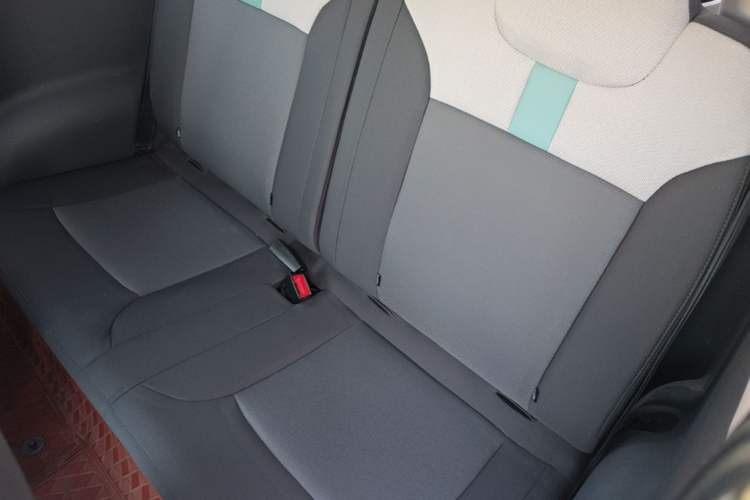 Used CHANGAN NEVO Lumin 2022 155 km – Refreshingly Sweet Edition Left Rear Seat