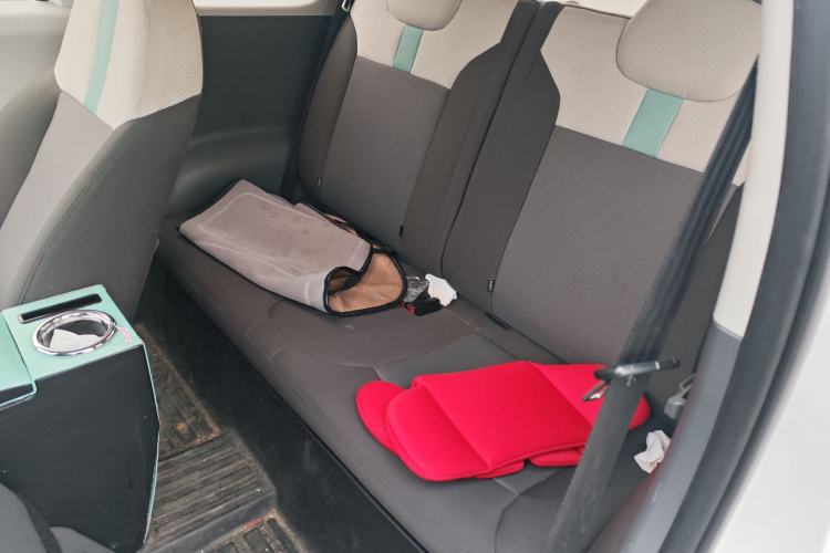 Used CHANGAN NEVO Lumin 2022 155 km – Refreshingly Sweet Edition Left Rear Seat