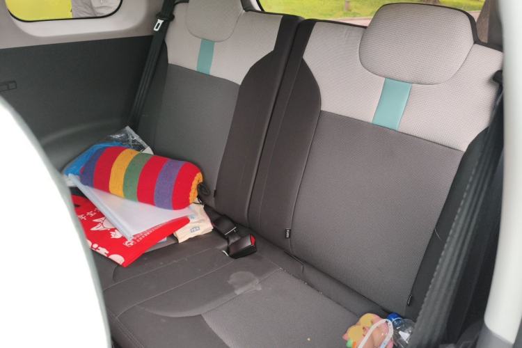 Used CHANGAN NEVO Lumin 2022 155 km – Refreshingly Sweet Edition Left Rear Seat