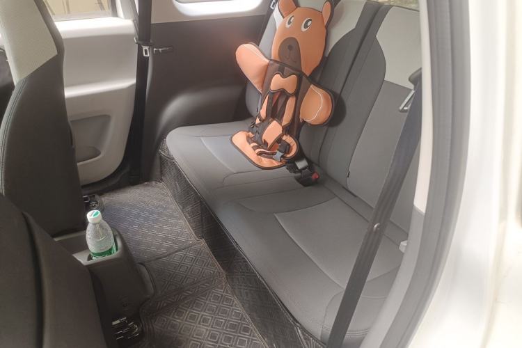 Used CHANGAN NEVO Lumin 2022 155 km – Refreshingly Sweet Edition Left Rear Seat