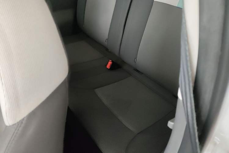 Used CHANGAN NEVO Lumin 2022 155 km – Refreshingly Sweet Edition Left Rear Seat