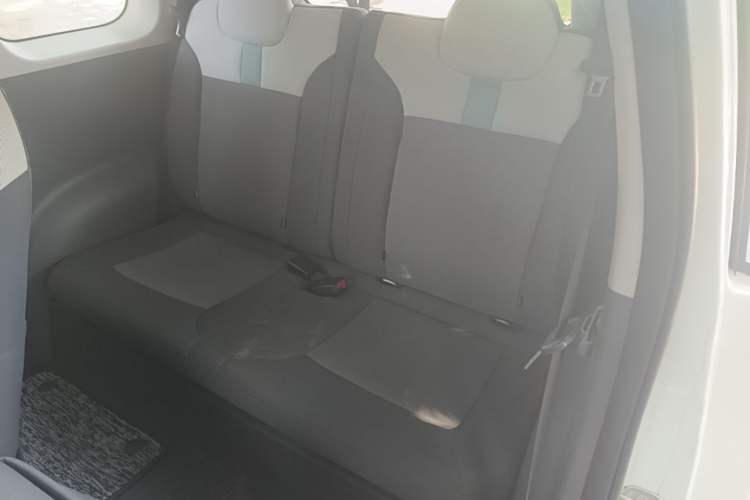 Used CHANGAN NEVO Lumin 2022 155 km – Refreshingly Sweet Edition Left Rear Seat
