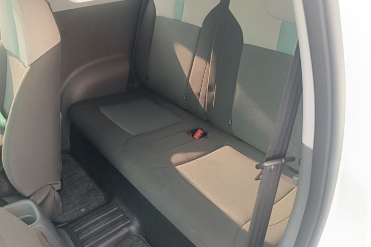 Used CHANGAN NEVO Lumin 2022 155 km – Refreshingly Sweet Edition Left Rear Seat