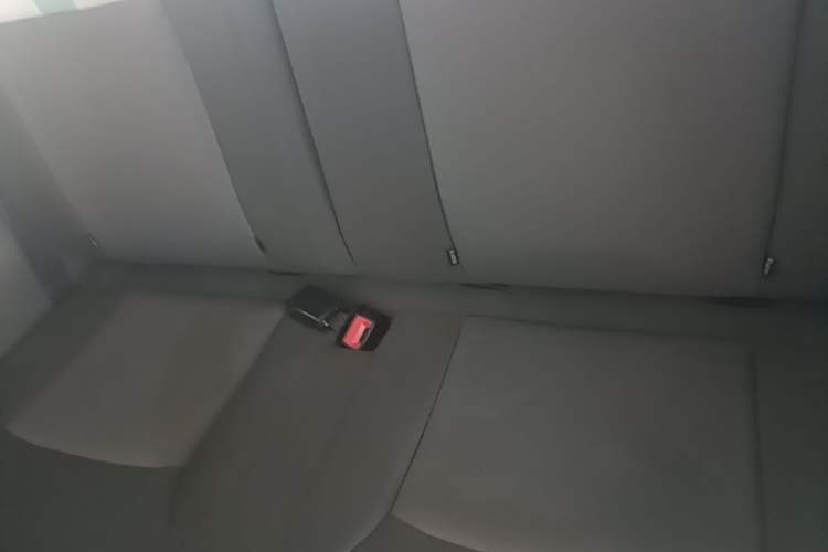 Used CHANGAN NEVO Lumin 2022 155 km – Refreshingly Sweet Edition Left Rear Seat