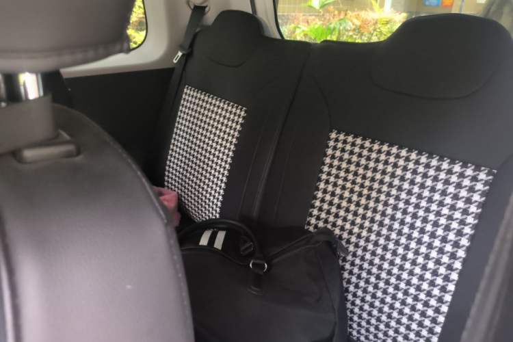Used CHANGAN NEVO Lumin 2022 301km Honey-Sweet Version Left Rear Seat