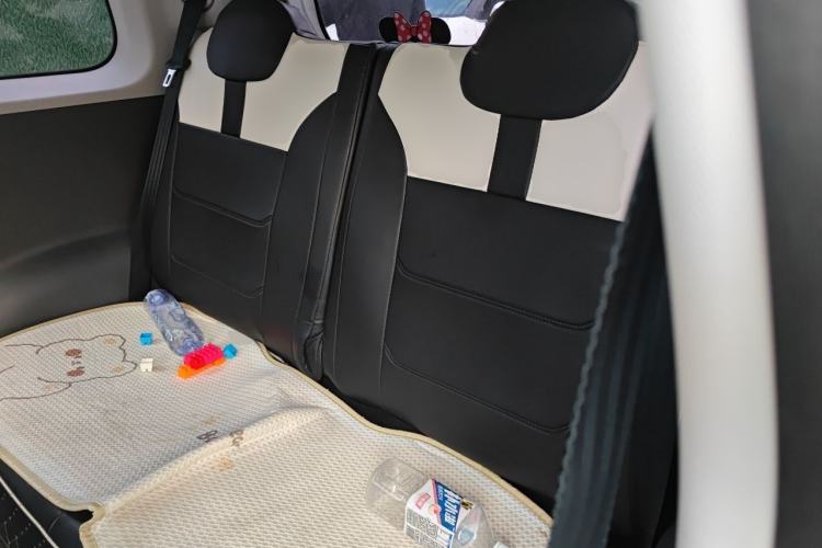 Used CHANGAN NEVO Lumin 2022 155 km – Refreshingly Sweet Edition Left Rear Seat