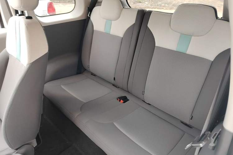 Used CHANGAN NEVO Lumin 2022 155 km – Refreshingly Sweet Edition Left Rear Seat