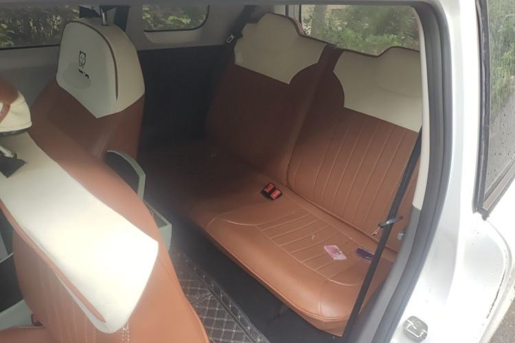Used CHANGAN NEVO Lumin 2022 155 km – Refreshingly Sweet Edition Left Rear Seat