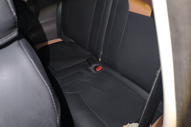 Used CHANGAN NEVO Lumin 2022 155 km – Refreshingly Sweet Edition Left Rear Seat