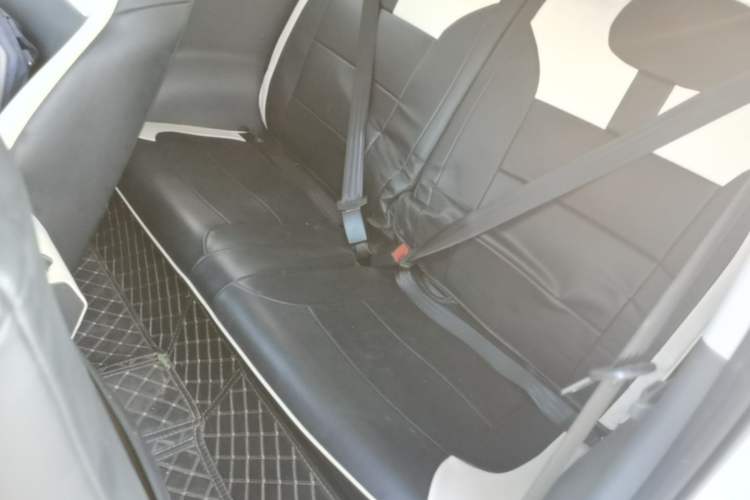 Used CHANGAN NEVO Lumin 2022 155 km – Refreshingly Sweet Edition Left Rear Seat