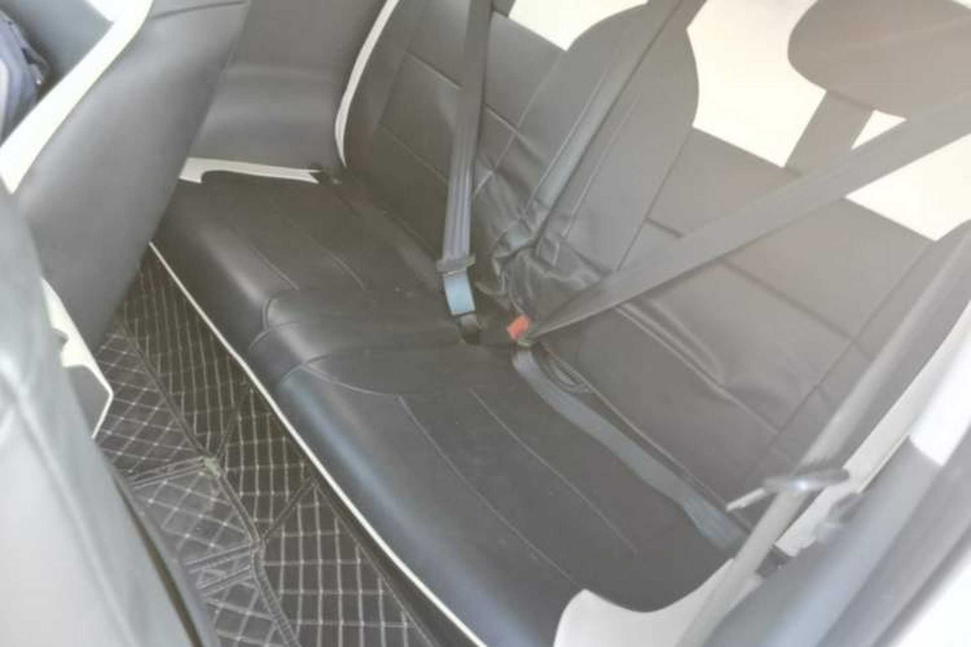 Used CHANGAN NEVO Lumin 2022 155 km – Refreshingly Sweet Edition Left Rear Seat