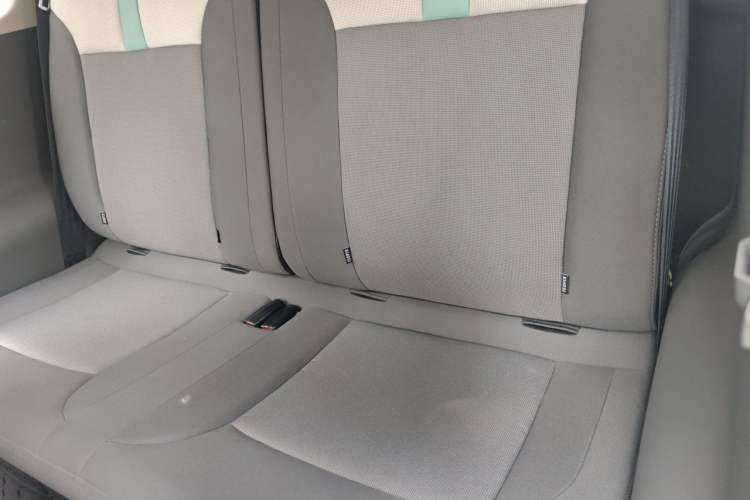 Used CHANGAN NEVO Lumin 2022 155 km – Refreshingly Sweet Edition Left Rear Seat