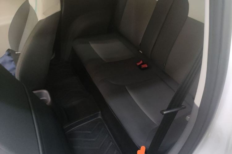 Used CHANGAN NEVO Lumin 2022 155 km – Refreshingly Sweet Edition Left Rear Seat