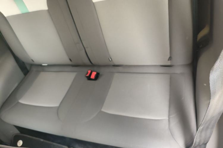 Used CHANGAN NEVO Lumin 2022 155 km – Refreshingly Sweet Edition Left Rear Seat