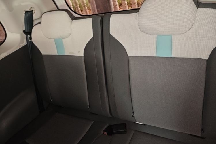 Used CHANGAN NEVO Lumin 2022 155 km – Refreshingly Sweet Edition Left Rear Seat