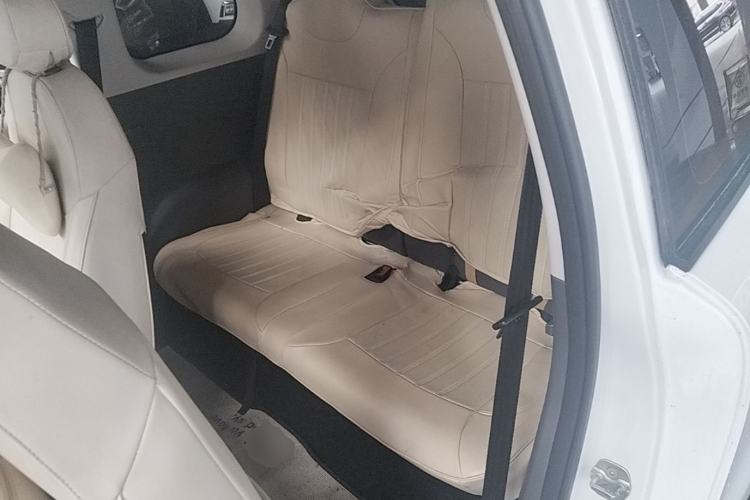 Used CHANGAN NEVO Lumin 2022 155 km – Refreshingly Sweet Edition Left Rear Seat