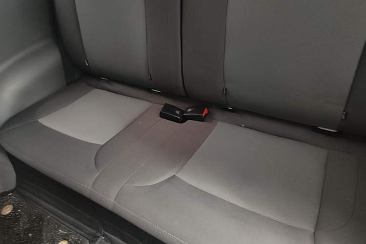 Used CHANGAN NEVO Lumin 2022 155 km – Refreshingly Sweet Edition Left Rear Seat